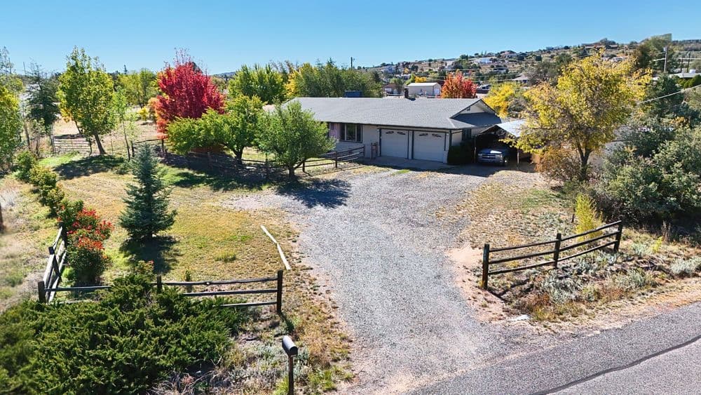 Gallery photos for Williamson Valley Home & Property Lines: Image #3